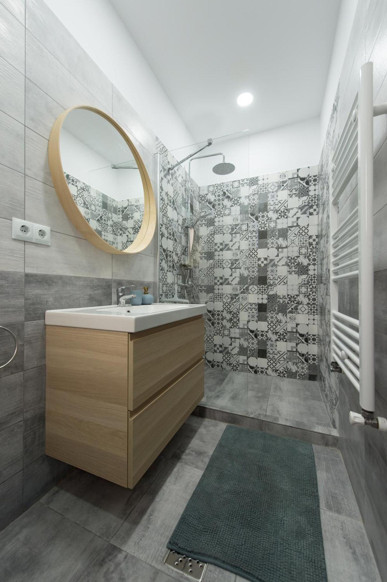 Gorgeous Brasov Flat With Patio And Mountain Views Lägenhet Exteriör bild