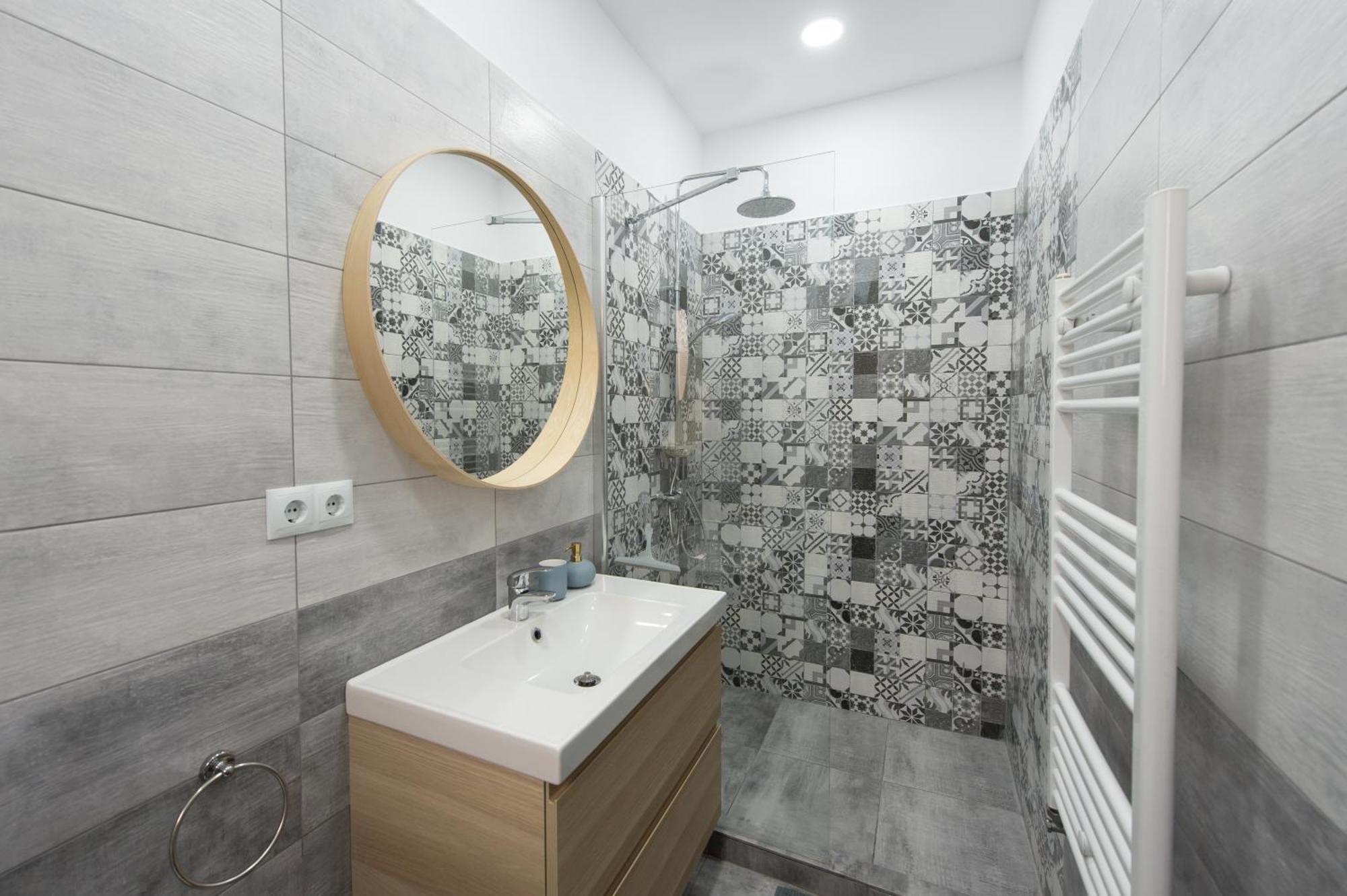 Gorgeous Brasov Flat With Patio And Mountain Views Lägenhet Exteriör bild